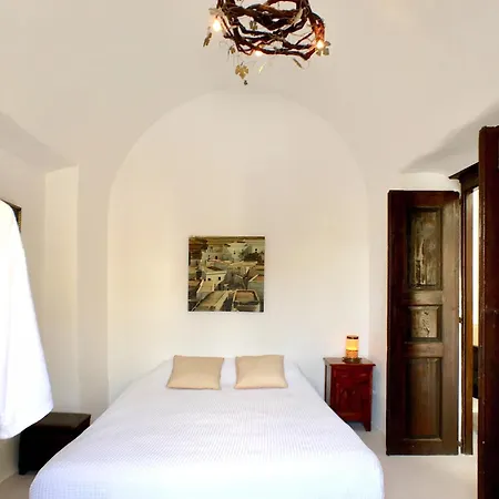 Santorini Heritage Villa *