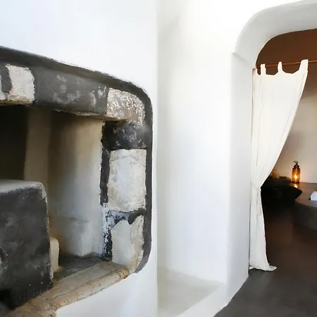 Santorini Heritage Megalokori