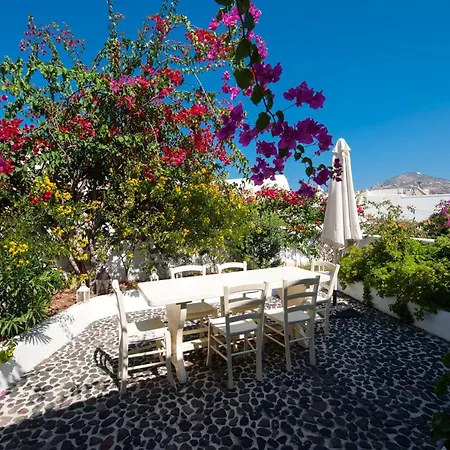 Santorini Heritage * Megalochori (Santorini)
