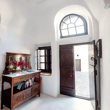Santorini Heritage Villa