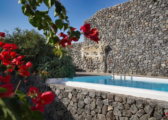 سانتوريني هيريتيدج فيلة *